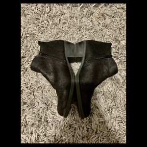 Carlos Santana black booties 7.5